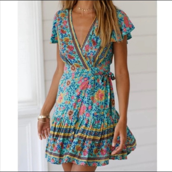 Cupshe Dresses & Skirts - Cupshe Boho Floral Wrap Dress Size Medium